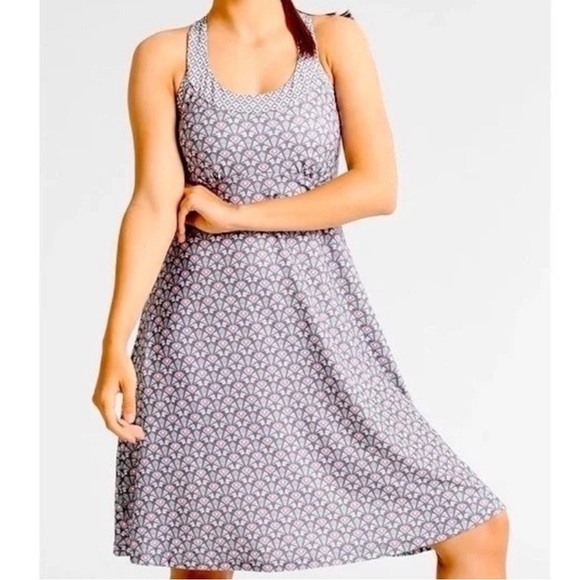 PRANA CALI DRESS IN SIZE MEDIUM - A-LINE STRETCH ATHLETIC SPRING SUMMER - Picture 1 of 16